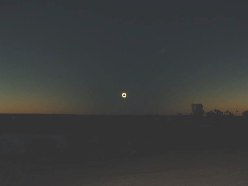 eclipse.jpg (12368 bytes)